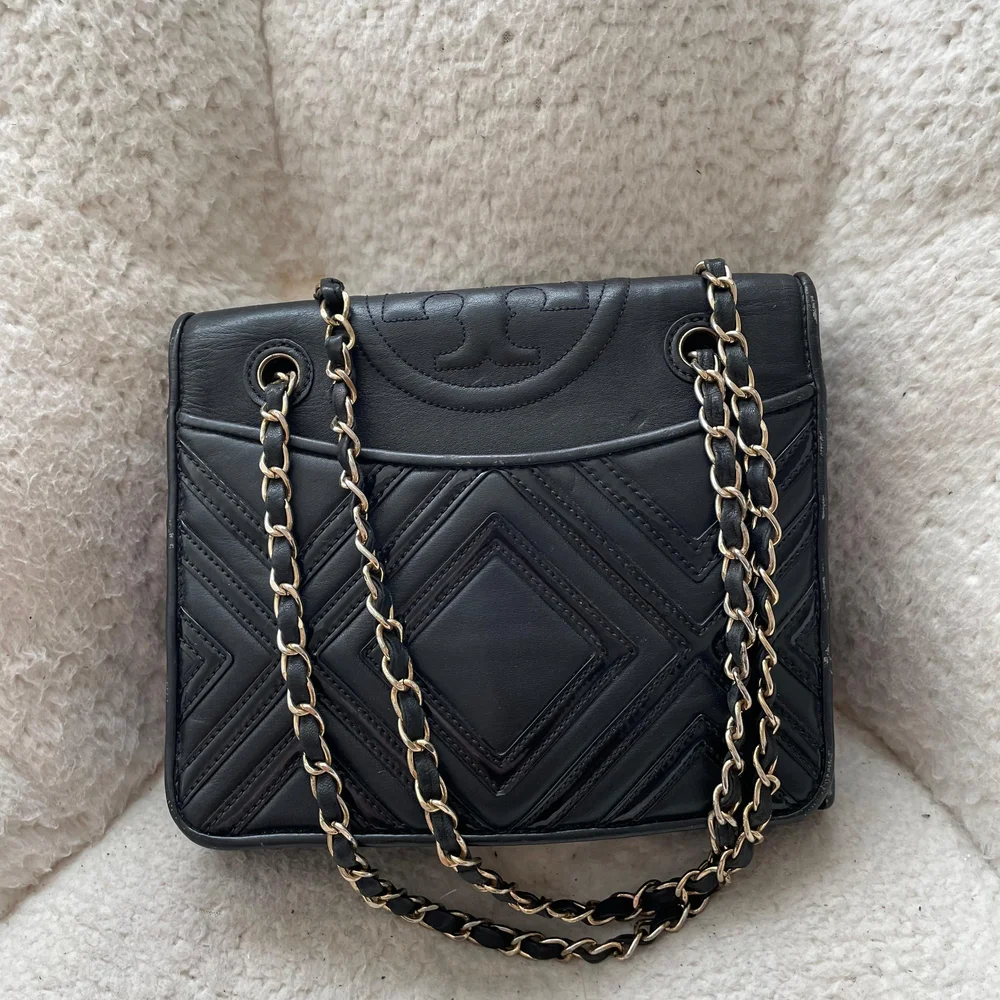 Tory Burch Fleming Shoulder Bag - Picture 2 of 9